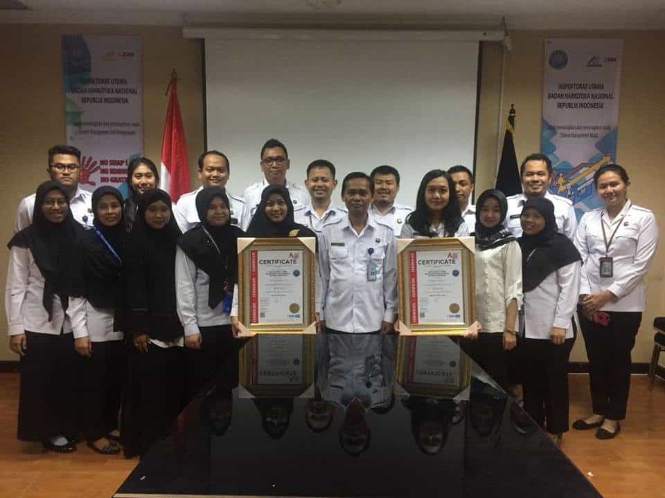 INSPEKTORAT BNN TERIMA SERTIFIKAT SNI ISO 37001 : 2016 dan SNI ISO 9001 : 2015 INSPEKTORAT BNN TERIMA SERTIFIKAT SNI ISO 37001 : 2016 dan SNI ISO 9001 : 2015