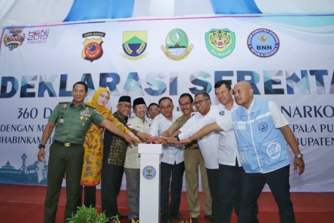 360 Desa di Cianjur Serentak Deklarasikan Bersih Narkoba 360 Desa di Cianjur Serentak Deklarasikan Bersih Narkoba
