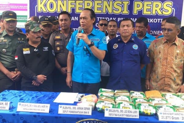 OKNUM SIPIR AJAK ISTRI BISNIS NARKOBA, BNN AMANKAN 20 KILO SABU OKNUM SIPIR AJAK ISTRI BISNIS NARKOBA, BNN AMANKAN 20 KILO SABU