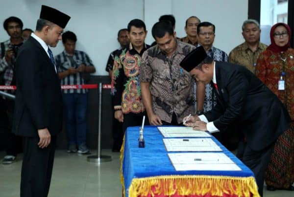 KA BNN RI Lantik Pejabat Baru Pimpinan Tinggi dan Administrator di Lingkungan BNN KA BNN RI Lantik Pejabat Baru Pimpinan Tinggi dan Administrator di Lingkungan BNN