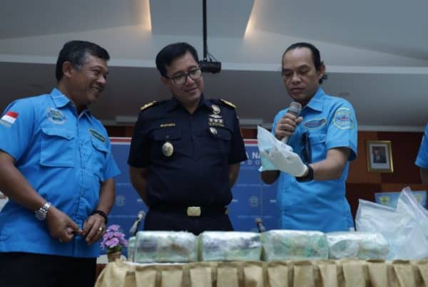 Tim Gabungan BNN dan Bea Cukai Gagalkan Peredaran 18,91 Kg Shabu Asal Malaysia Tim Gabungan BNN dan Bea Cukai Gagalkan Peredaran 18,91 Kg Shabu Asal Malaysia