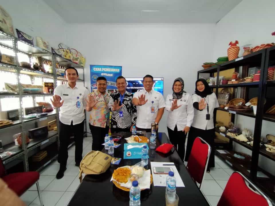 Audiensi BNN dengan PT. JNE dan PT. Asli RI Audiensi BNN dengan PT. JNE dan PT. Asli RI