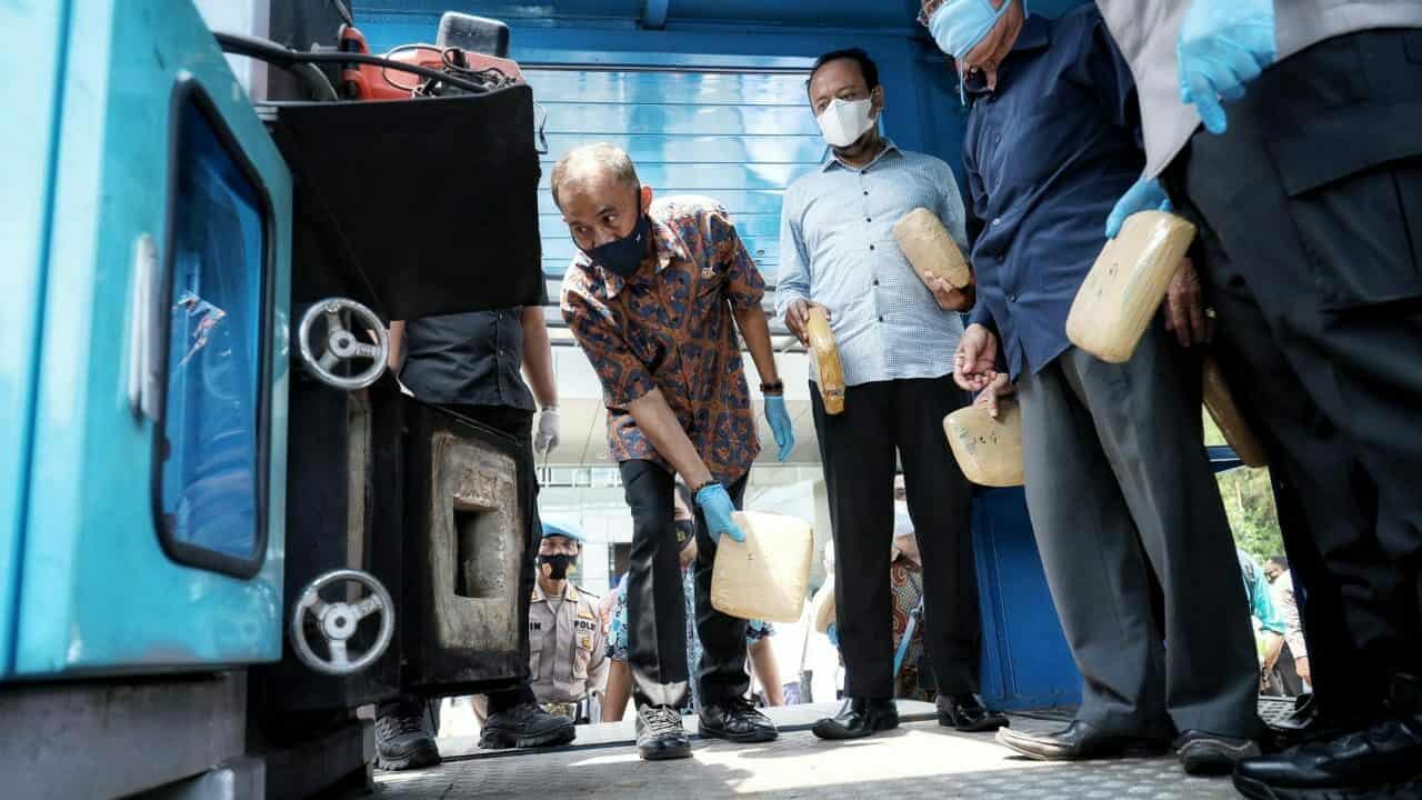 Kepala BNN RI Saksikan Pemusnahan 301 Kilogram Ganja Di BNNP Banten
