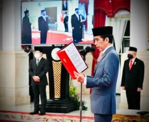 Presiden Jokowi Lantik Kepala BNN dan BRGM di Istana Negara