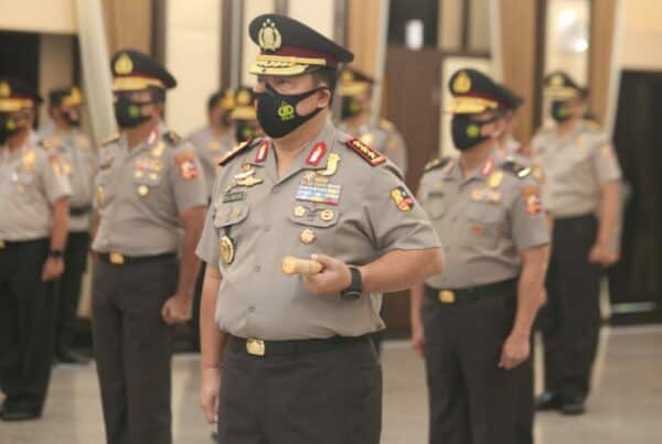 KAPOLRI Terima Laporan Korps Rapor Kenaikan Pangkat Kepala BNN RI Komjen Pol Dr. Drs. Petrus R. Golose, M.M KAPOLRI Terima Laporan Korps Rapor Kenaikan Pangkat Kepala BNN RI Komjen Pol Dr. Drs. Petrus R. Golose, M.M