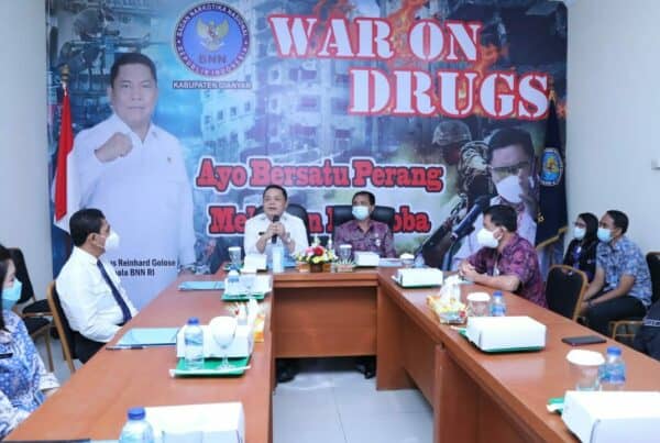Perkuat Pertahanan Masyarakat Wujudkan Gianyar Bersinar Perkuat Pertahanan Masyarakat Wujudkan Gianyar Bersinar