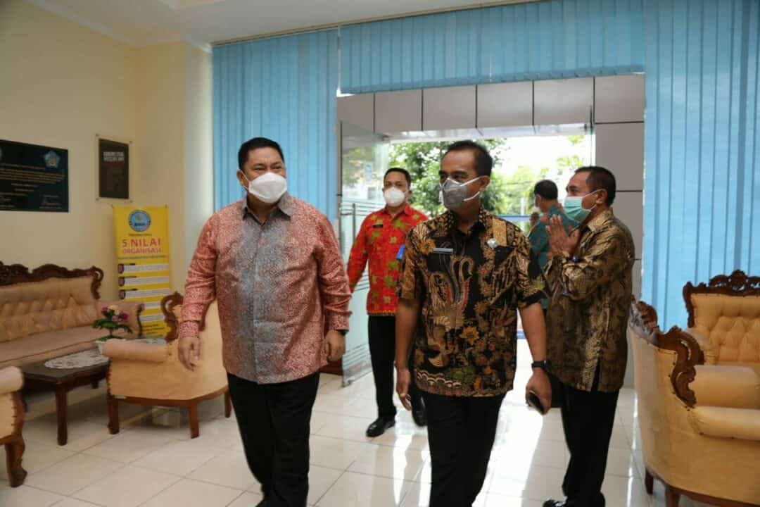 Kunjungi Bali Kepala BNN Serukan War on Drugs