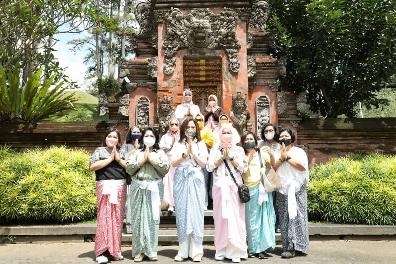 Eratkan Kebersamaan, DWP BNN RI Lakukan kunjungan wisata di Bali