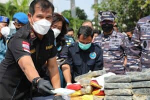 Kolaborasi TNI AL- BNN RI Gagalkan Peredaran 179 Kg Kokain