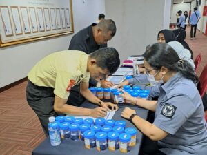 PT. Rakatak Delapan Tujuh Laksanakan Tes Urine Bagi Pegawai di Lingkungannya