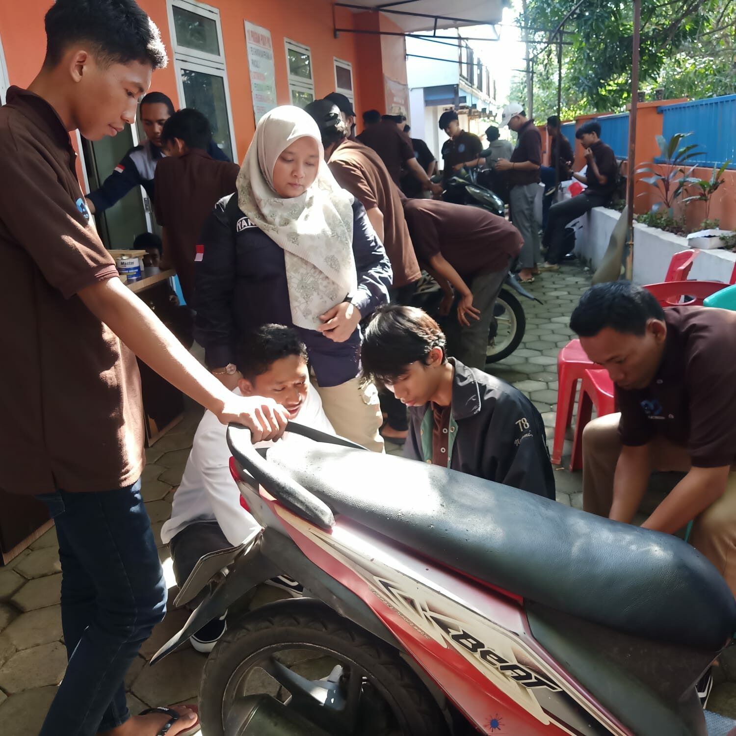 Bimbingan Teknis Life Skill bagi Masyarakat Kawasan Rawan Narkoba di Sulawesi Selatan