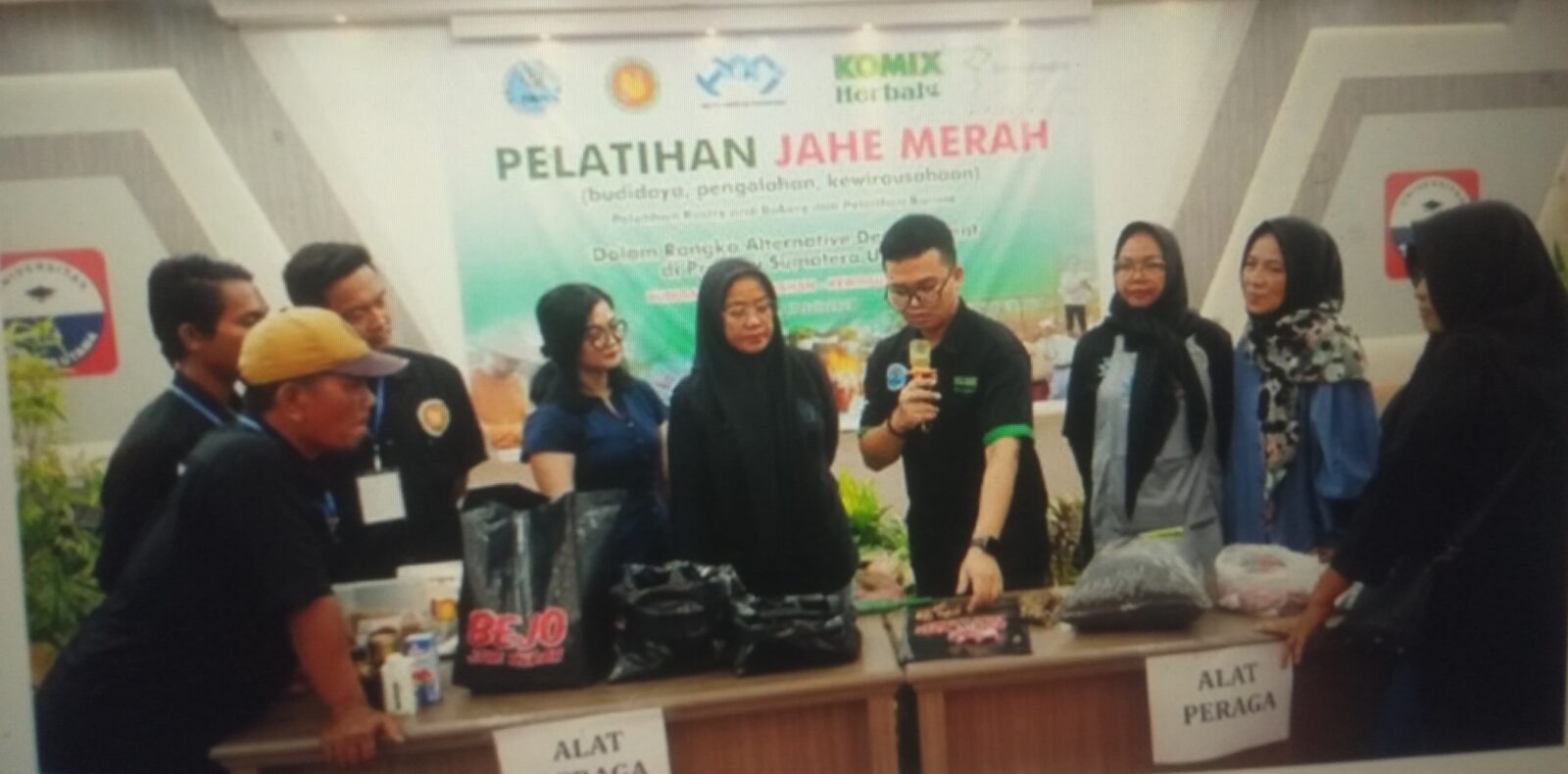 Bimbingan Teknis Life Skill Jahe Merah Pada Masyarakat Kawasan Rawan Narkoba di Medan Provinsi Sumatera Utara