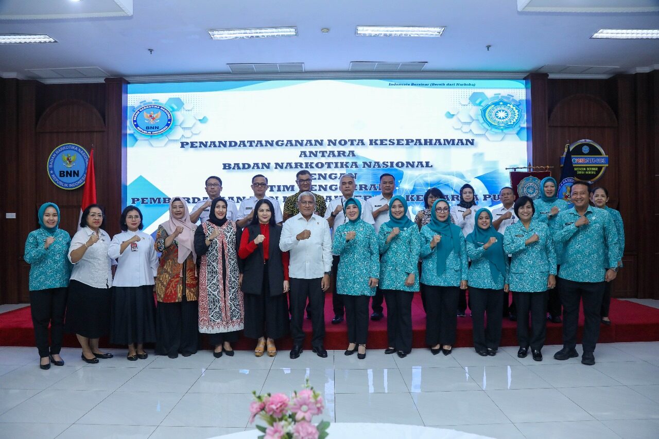 BNN DAN TP PKK PUSAT BERSINERGI MEMBANGUN KELUARGA TANGGUH BERSINAR
