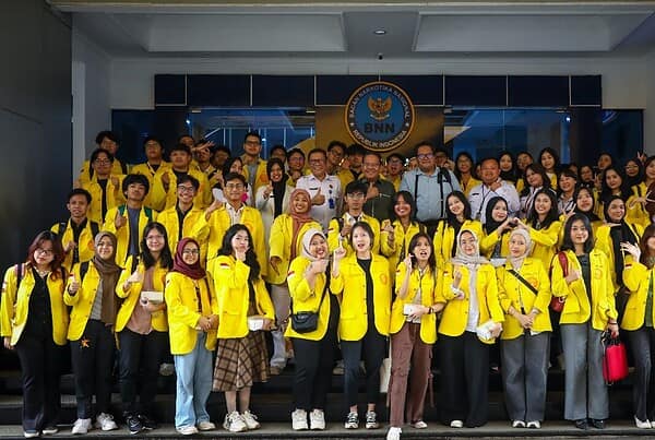 SAMBANGI BNN, PULUHAN MAHASISWA UI PELAJARI PENDEKATAN REHABILITASI SEBAGAI PEMUTUS RANTAI PEREDARAN GELAP NARKOTIKA
