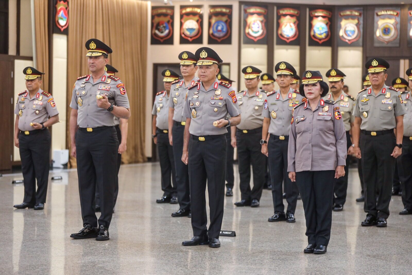 KAPOLRI PIMPIN KORPS RAPORT: KEPALA BNN RI SUYUDI ARIO SETO RESMI SANDANG PANGKAT KOMJEN POL