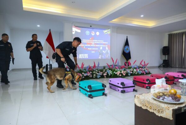 ATRAKSI K-9 OLEH NCB BRUNEI DARUSSALAM SUKSES TUTUP NARCOTICS K-9 TRAINING PROGRAM
