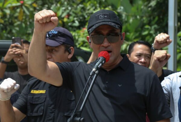 BNN DAN POLRI BONGKAR SARANG NARKOBA DI KAMPUNG BAHARI, BERHASIL UNGKAP 89 KG SABU DAN 7 PUCUK SENJATA API