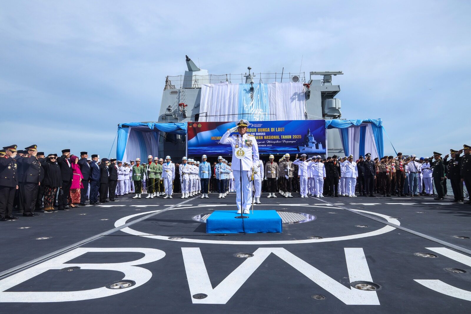 SESTAMA BNN RI HADIRI UPACARA TABUR BUNGA, PERINGATI HARI PAHLAWAN DI TELUK JAKARTA
