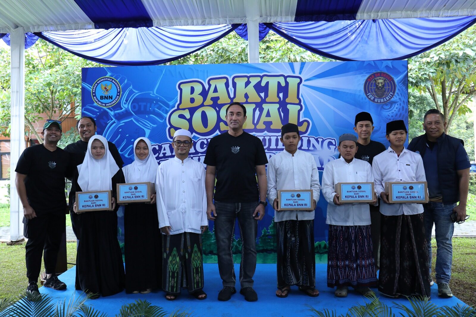 BNN GELAR BAKTI SOSIAL BAGI PONPES DAARUL WASIILAH AL-ABROR