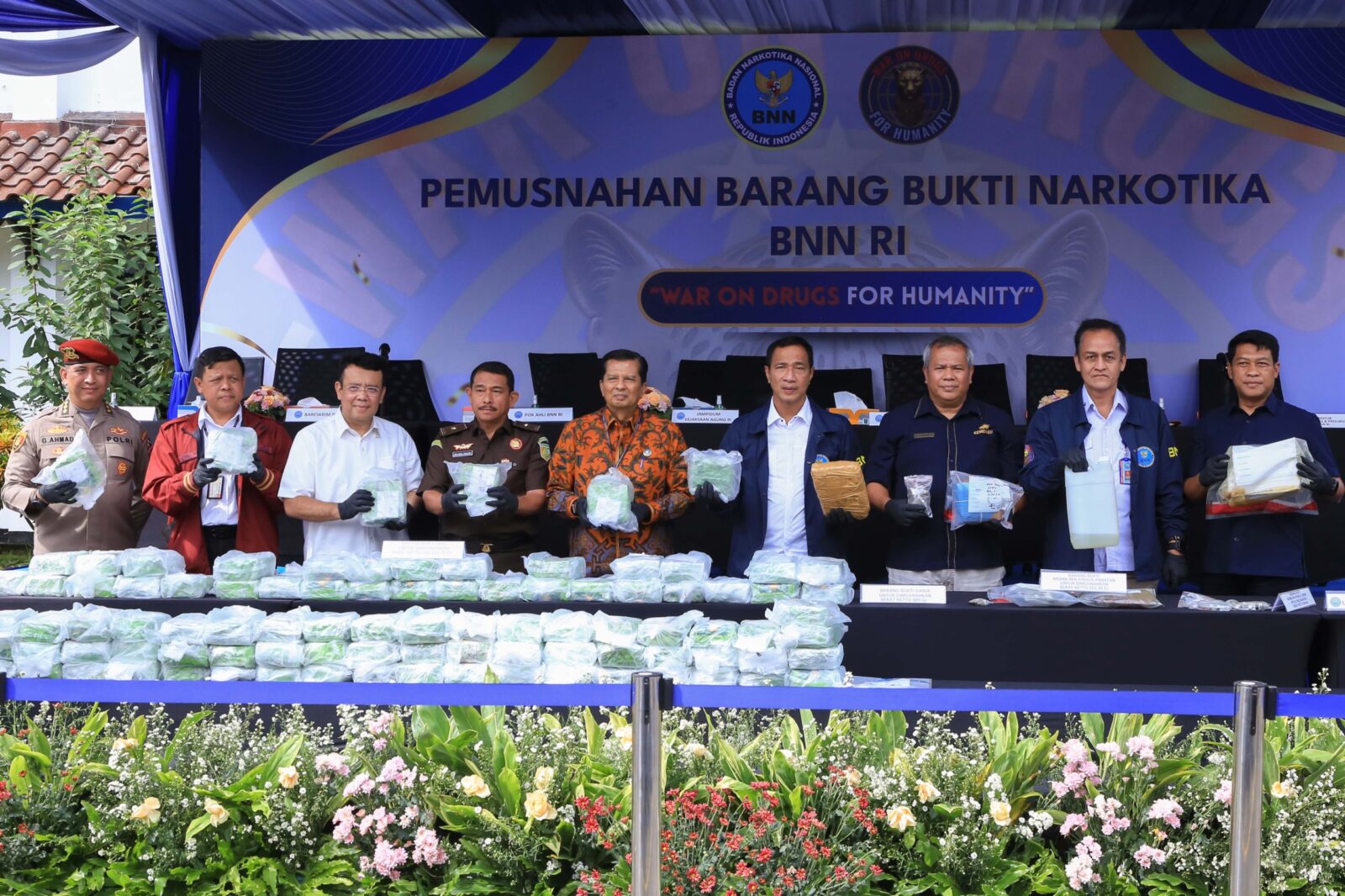 BNN MUSNAHKAN BARANG BUKTI NARKOTIKA 103 KILOGRAM DAN 990 MILILITER MDMB-4EN-PINACA