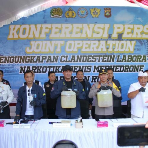UNGKAP CLANDESTINE LABORATORY DI BALI, BNN AMANKAN DUA WN RUSIA