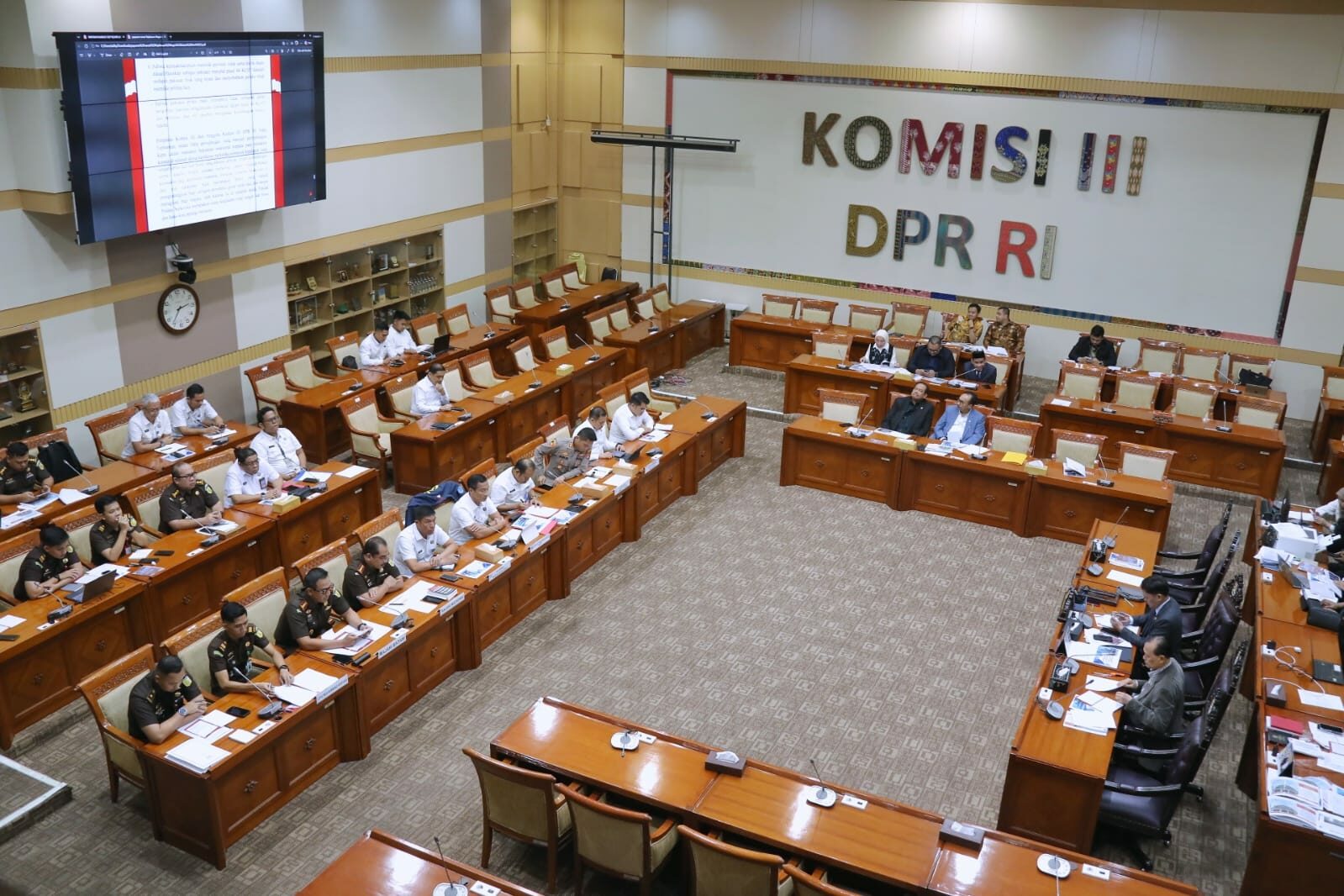 BNN PAPARKAN PENANGANAN KASUS PENYELUNDUPAN 1,9 TON SABU DALAM RDP KOMISI III DPR RI