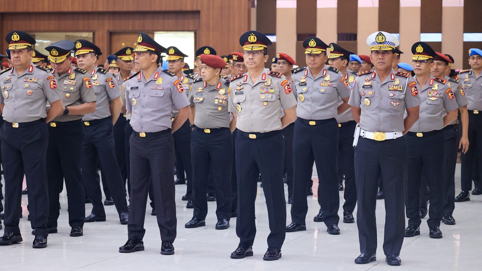 KAPOLRI KUKUHKAN KENAIKAN PANGKAT EMPAT PEJABAT BNN