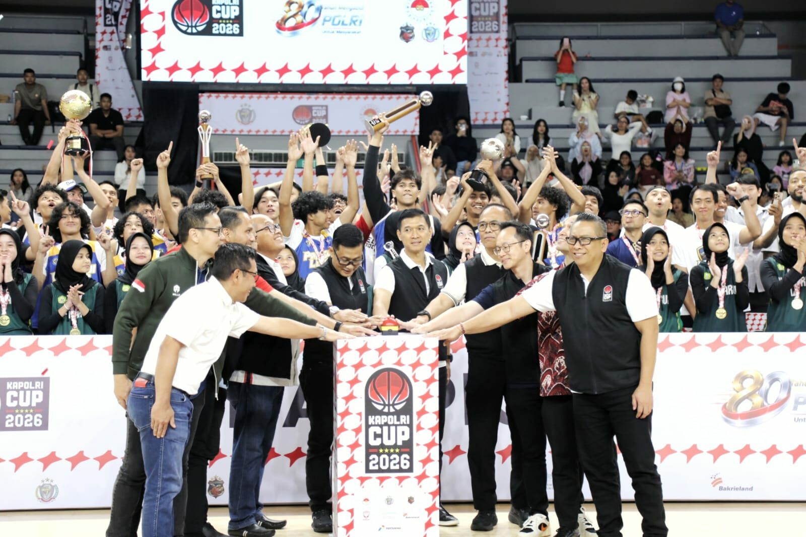 TURNAMEN BASKET KAPOLRI CUP 2026 BERAKHIR, SEMANGAT HIDUP SEHAT TERUS MENGALIR