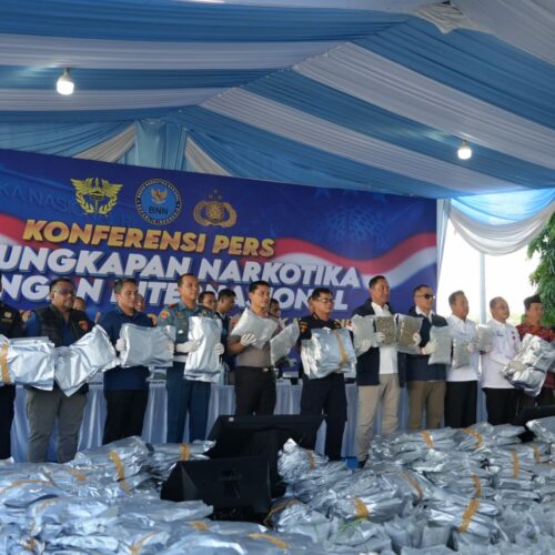 BNN RI GAGALKAN PENYELUNDUPAN 3,37 TON KUNCUP BUNGA CANNABINOID BERKEDOK IMPOR BARANG