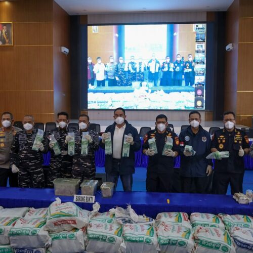 OPERASI GABUNGAN GAGALKAN PENYELUNDUPAN 1,3 TON KETAMINE DI PERAIRAN NATUNA