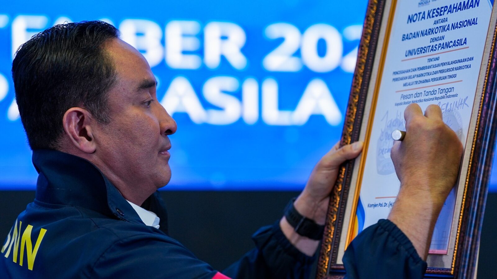 KEPALA BNN RI BERIKAN KULIAH UMUM DAN TEKEN MOU DI PKKMB UNIVERSITAS PANCASILA
