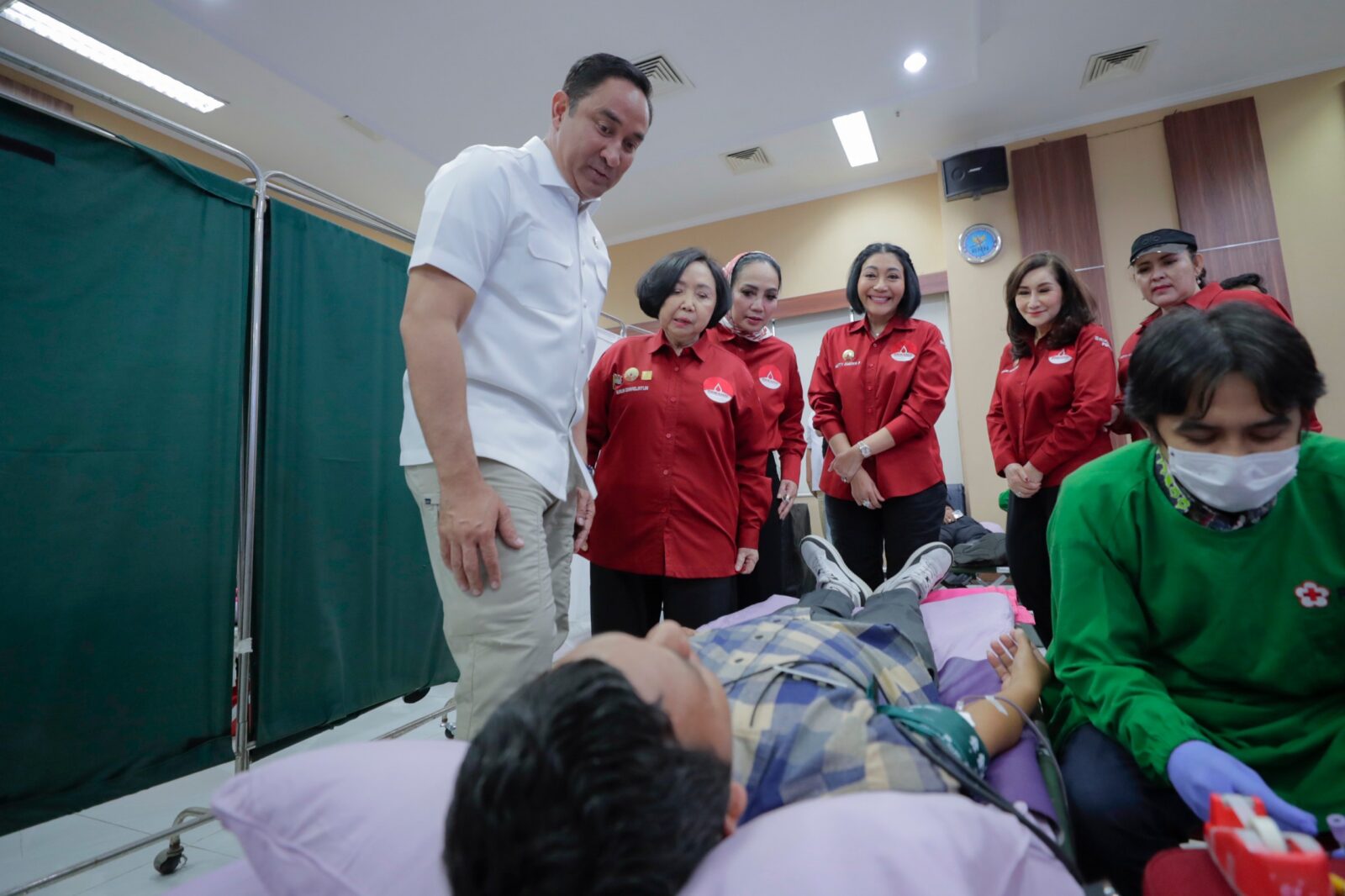 BNN DAN SRIKANDI PDDI SAMBUT HARI KESAKTIAN PANCASILA DENGAN DONOR DARAH
