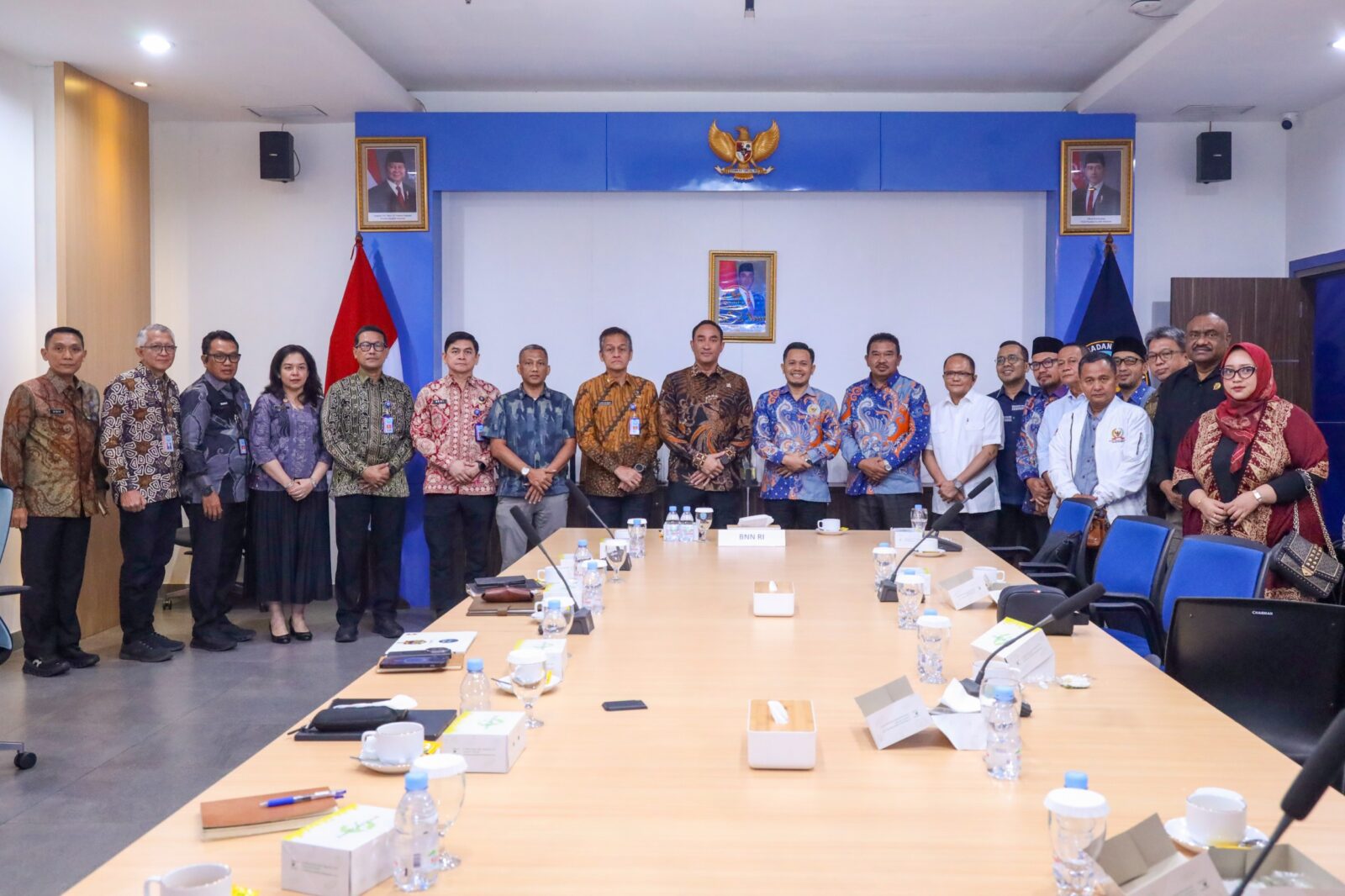 AUDIENSI BNN DAN ADKASI: KEPALA BNN RI AJAK DPRD KABUPATEN SE-INDONESIA BERSATU PERANGI NARKOTIKA
